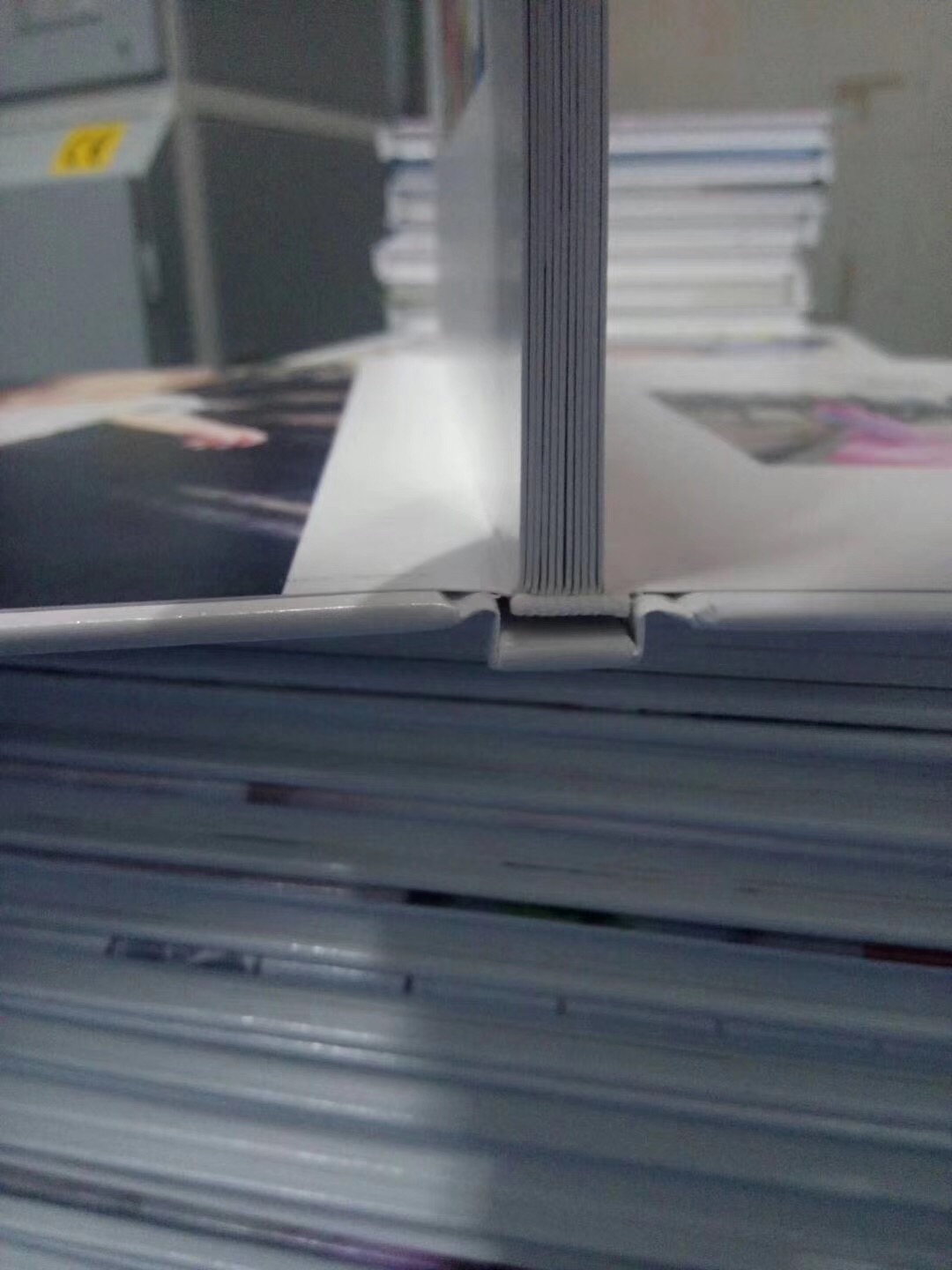 Machine &agrave; basculer en papier