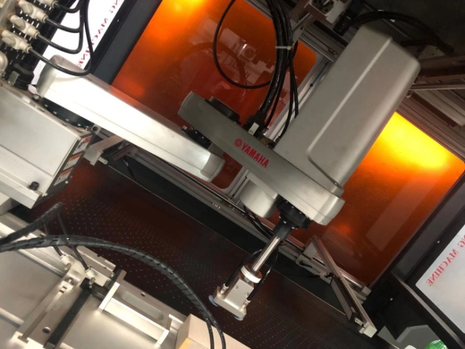 Positionnement de la bo&icirc;te Machine de fabrication